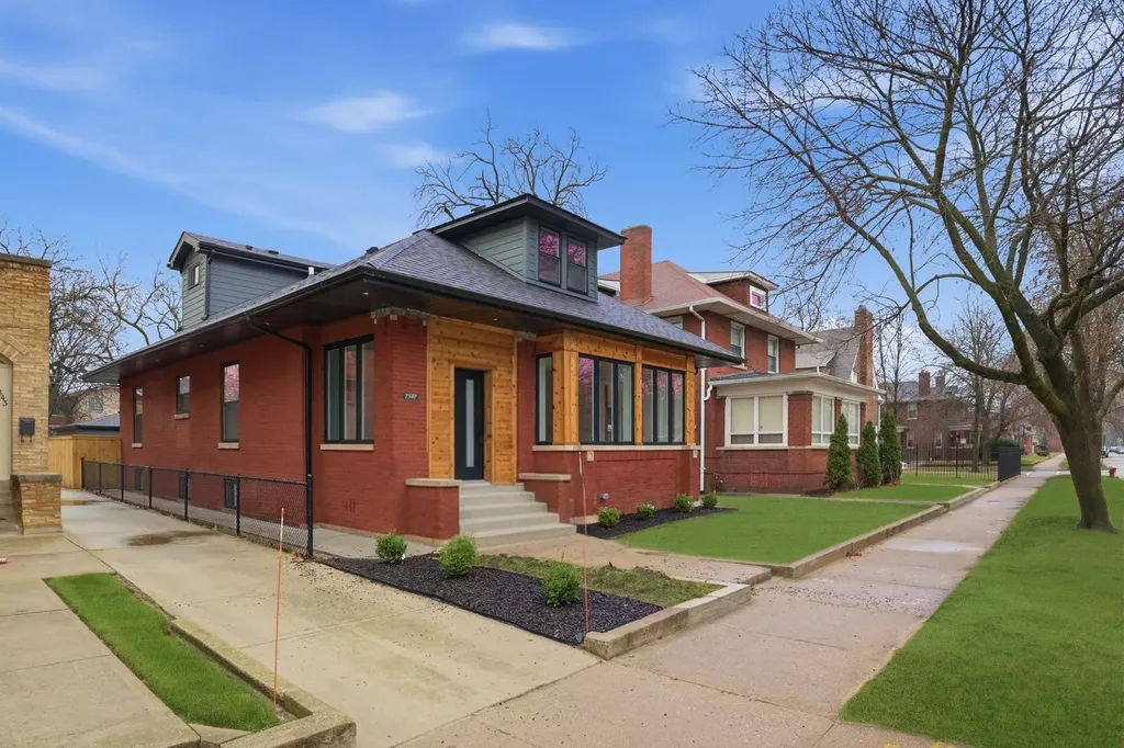 7347 South Merrill Avenue Chicago IL 60649