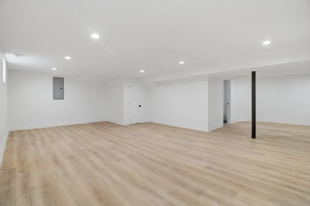 7347 South Merrill Avenue Chicago IL 60649