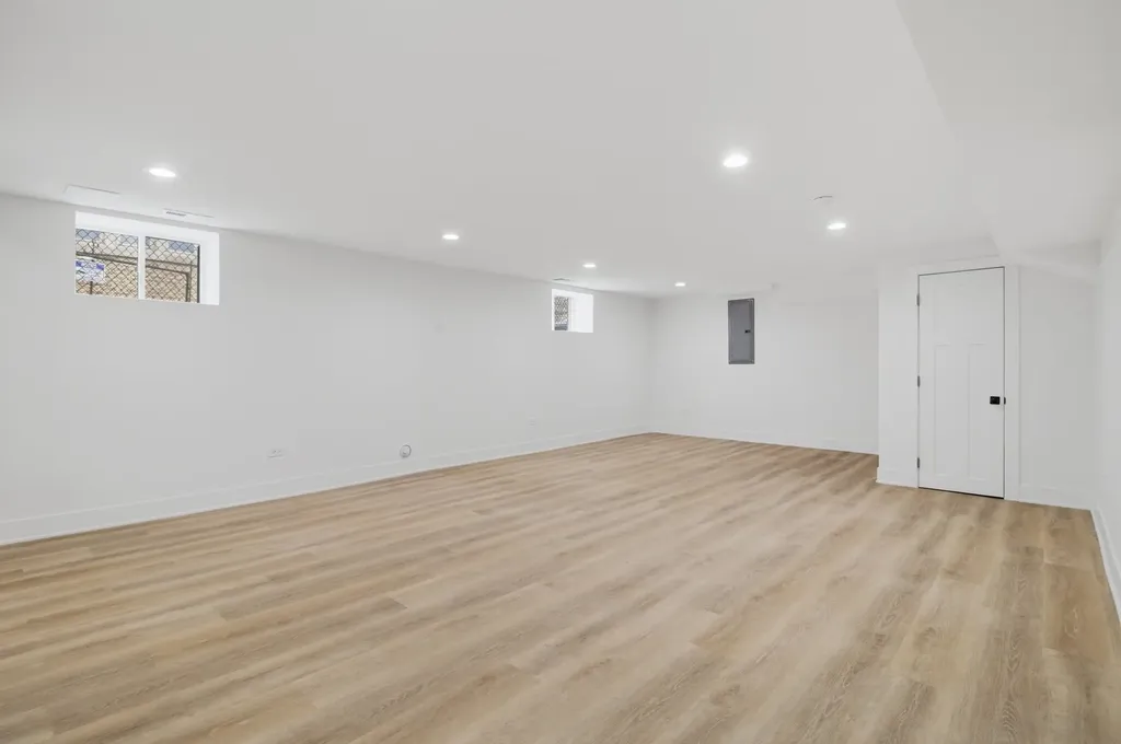 7347 South Merrill Avenue Chicago IL 60649