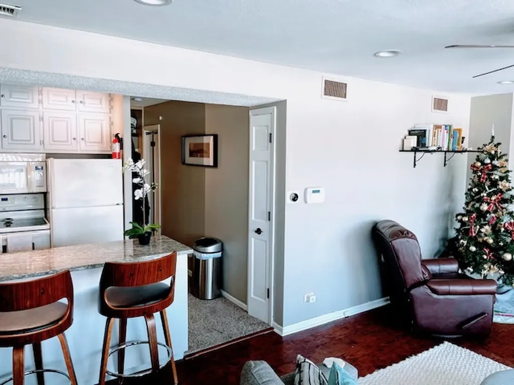 5543 East Lake Drive Lisle IL 60532