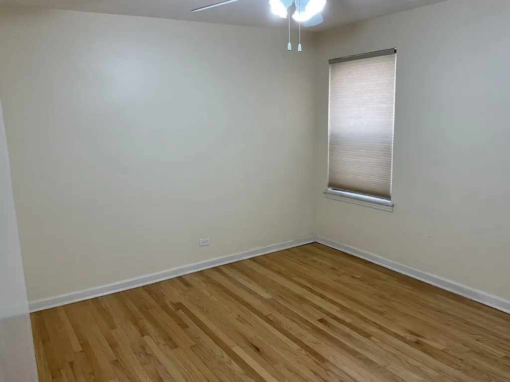 10929 South Eberhart Avenue Chicago IL 60628