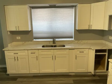 10929 South Eberhart Avenue Chicago IL 60628