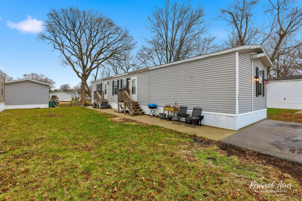 105 Lantern Drive Gardner IL 60424