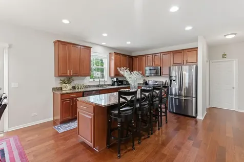 2546 West Autumn Drive Round Lake IL 60073