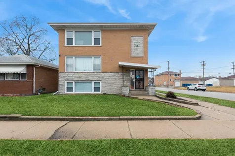 372 Yates Avenue Calumet City IL 60409