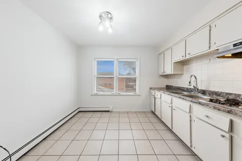 372 Yates Avenue Calumet City IL 60409