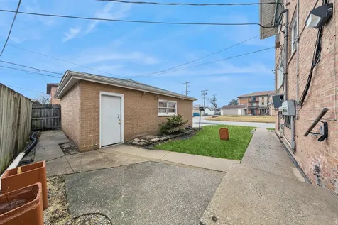372 Yates Avenue Calumet City IL 60409