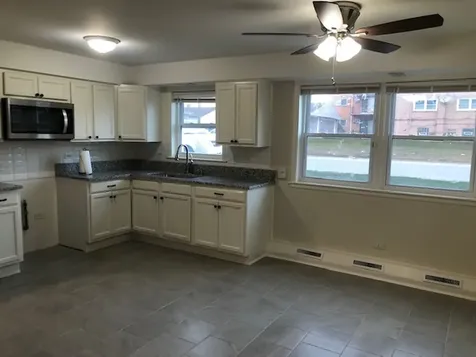 372 Yates Avenue Calumet City IL 60409