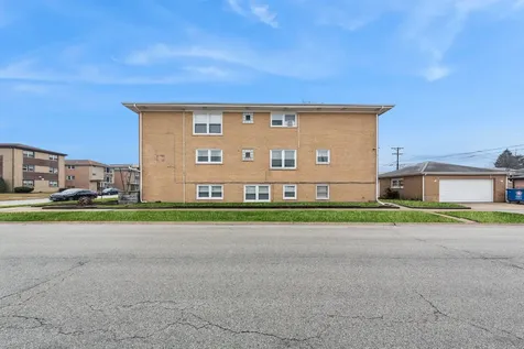 372 Yates Avenue Calumet City IL 60409