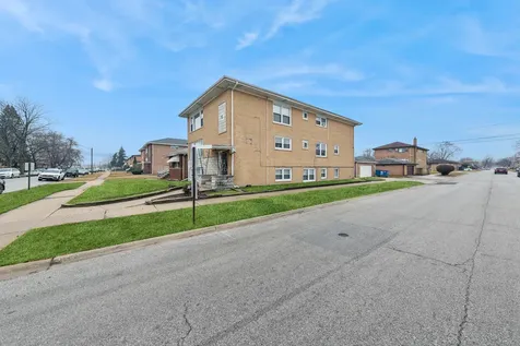 372 Yates Avenue Calumet City IL 60409
