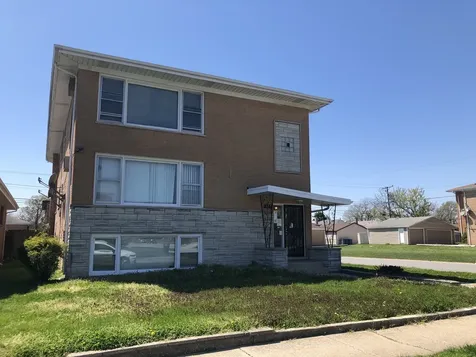 372 Yates Avenue Calumet City IL 60409