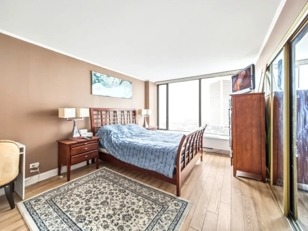 5455 North Sheridan Road Chicago IL 60640