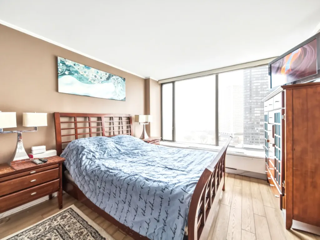 5455 North Sheridan Road Chicago IL 60640