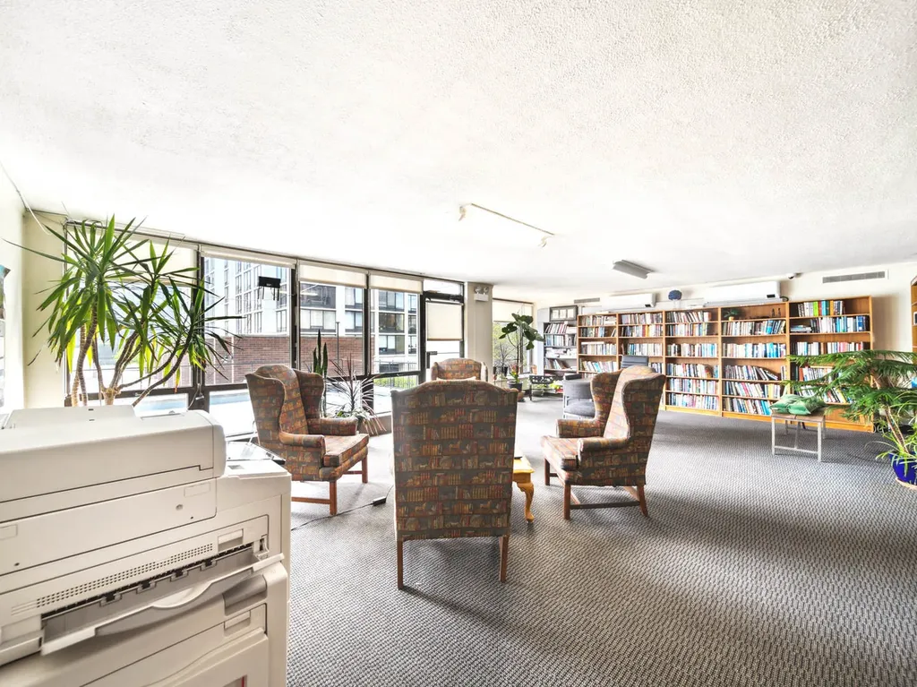 5455 North Sheridan Road Chicago IL 60640