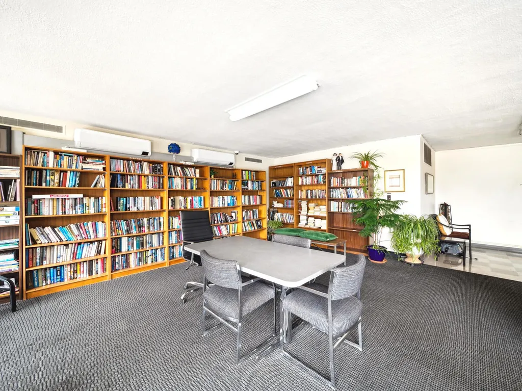 5455 North Sheridan Road Chicago IL 60640