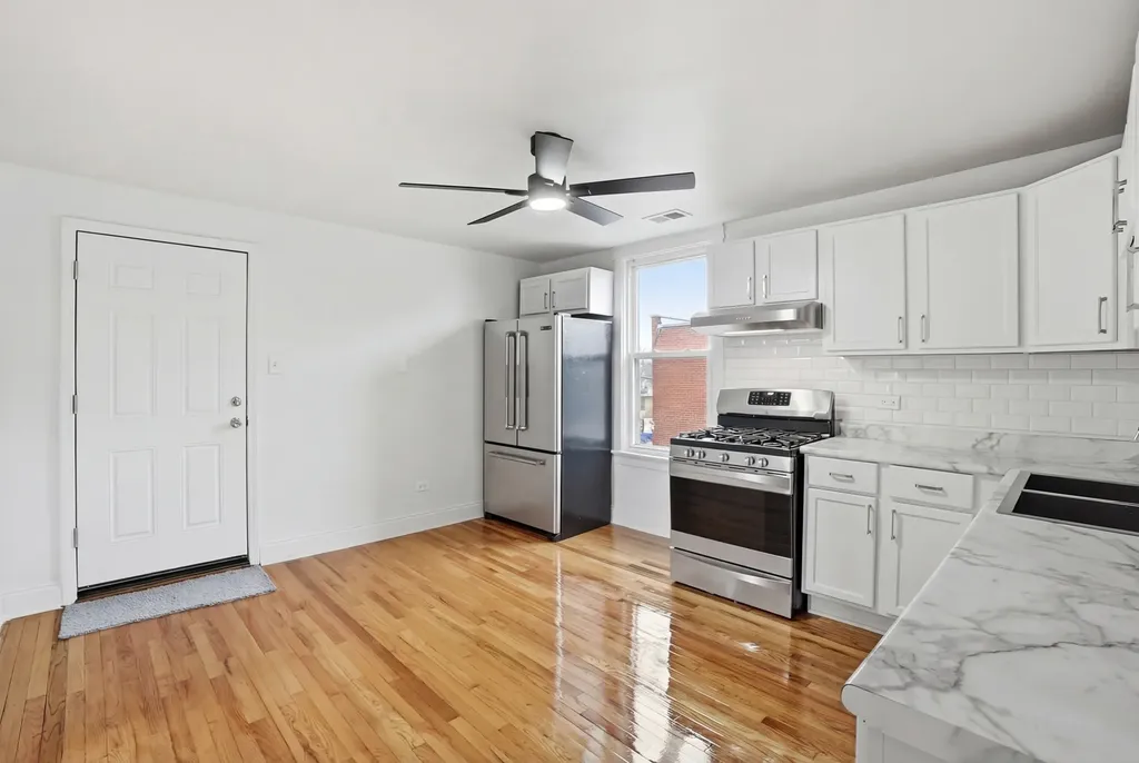 8705 South Saginaw Avenue Chicago IL 60617