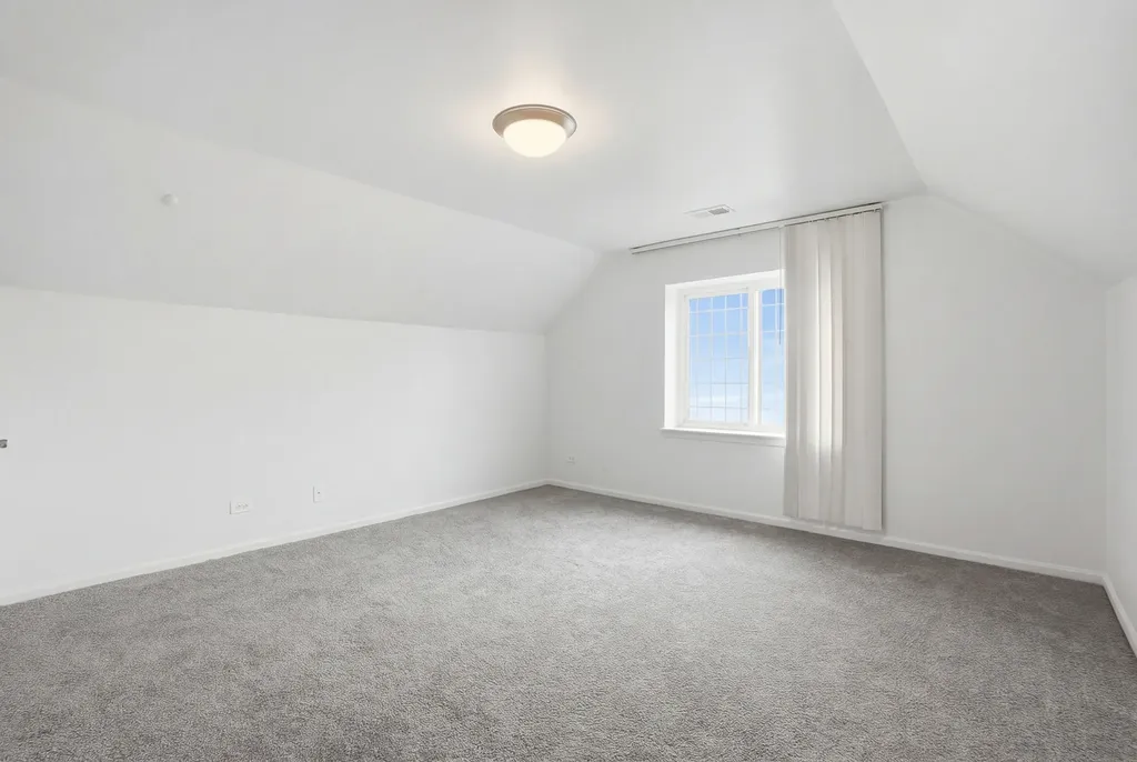 8705 South Saginaw Avenue Chicago IL 60617