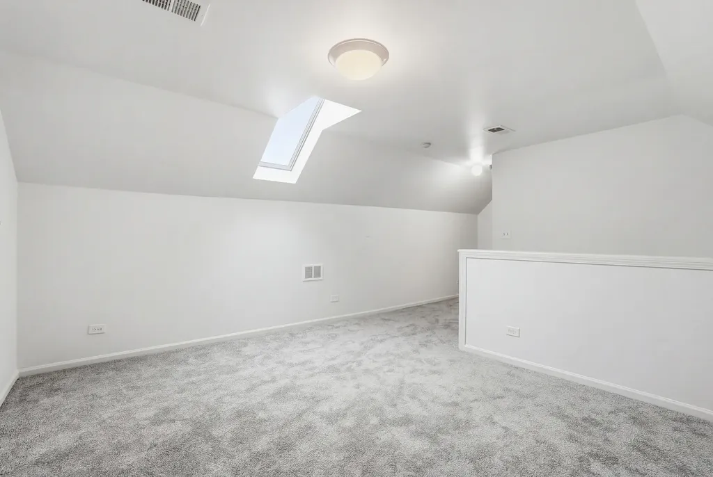 8705 South Saginaw Avenue Chicago IL 60617