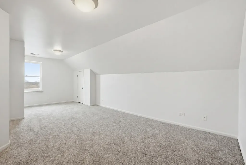 8705 South Saginaw Avenue Chicago IL 60617