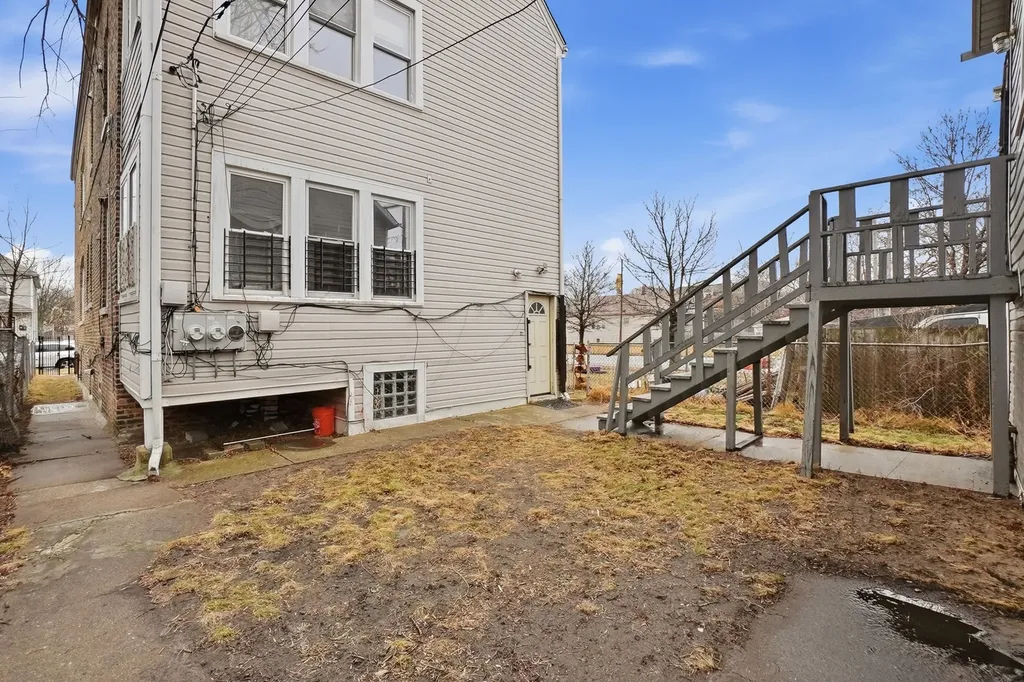 8705 South Saginaw Avenue Chicago IL 60617