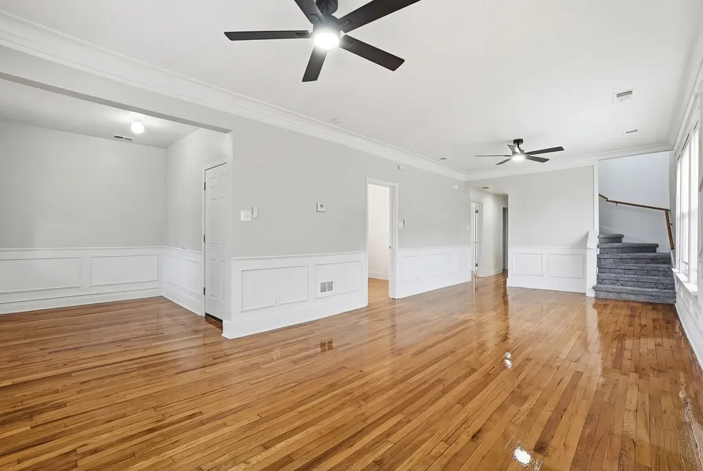 8705 South Saginaw Avenue Chicago IL 60617