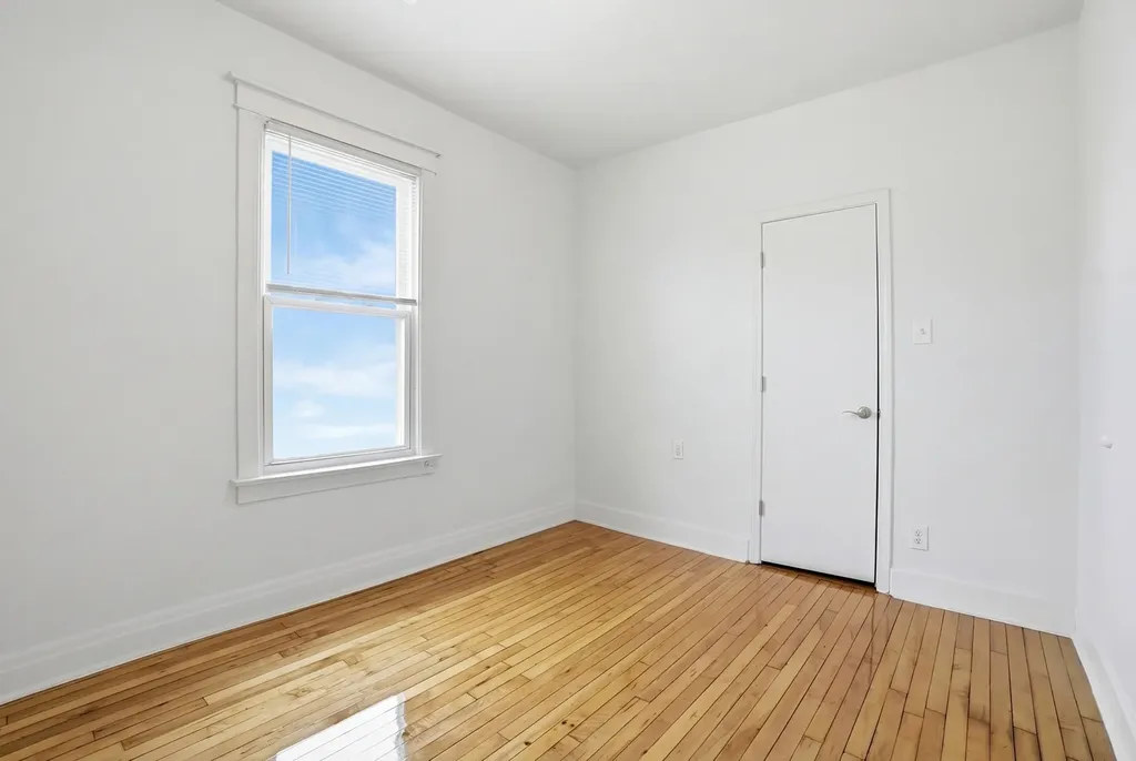 8705 South Saginaw Avenue Chicago IL 60617