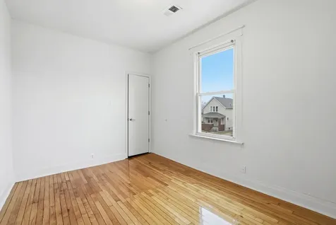 8705 South Saginaw Avenue Chicago IL 60617