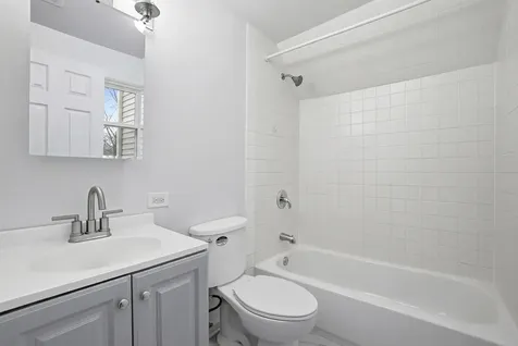 8705 South Saginaw Avenue Chicago IL 60617