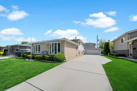 10125 South Komensky Avenue Oak Lawn IL 60453
