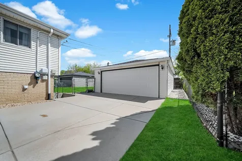 10125 South Komensky Avenue Oak Lawn IL 60453