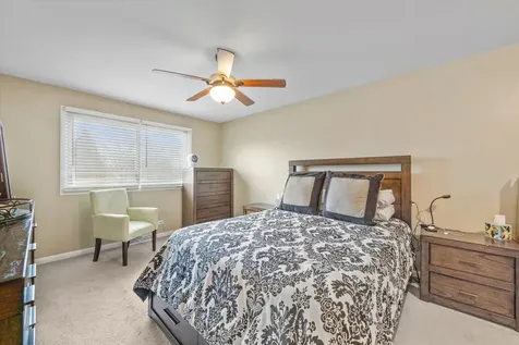 524 Monroe Road Bolingbrook IL 60440