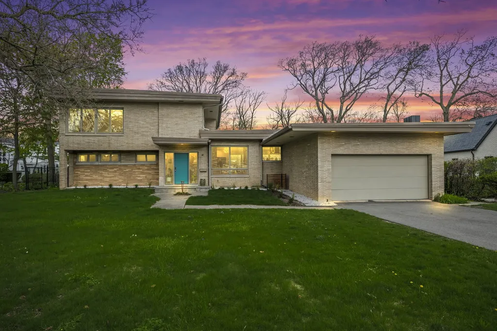 87 Ravinoaks Lane Highland Park IL 60035