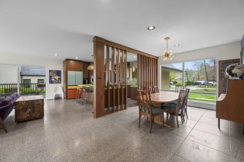 87 Ravinoaks Lane Highland Park IL 60035