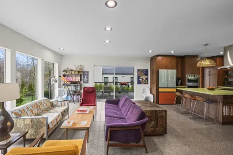 87 Ravinoaks Lane Highland Park IL 60035