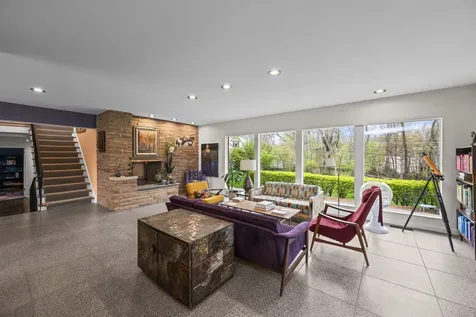 87 Ravinoaks Lane Highland Park IL 60035