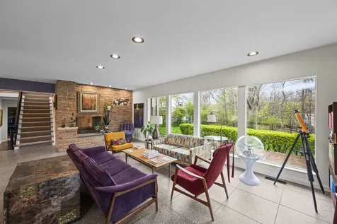 87 Ravinoaks Lane Highland Park IL 60035