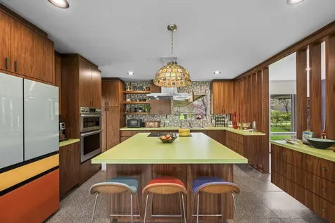87 Ravinoaks Lane Highland Park IL 60035