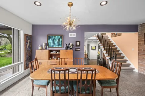 87 Ravinoaks Lane Highland Park IL 60035