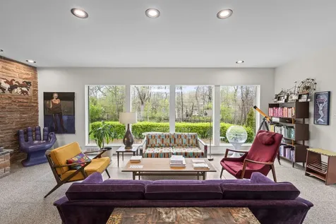 87 Ravinoaks Lane Highland Park IL 60035