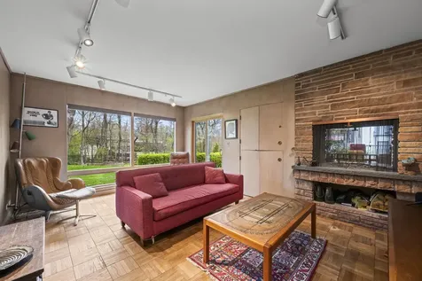 87 Ravinoaks Lane Highland Park IL 60035