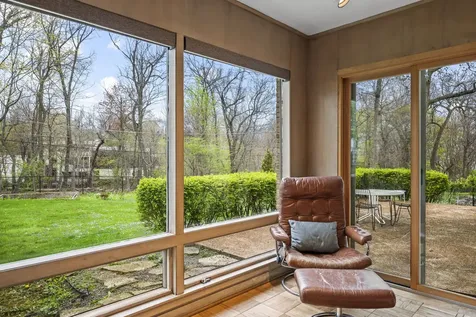 87 Ravinoaks Lane Highland Park IL 60035