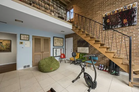 87 Ravinoaks Lane Highland Park IL 60035