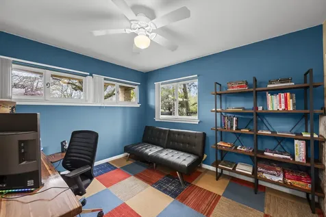 87 Ravinoaks Lane Highland Park IL 60035