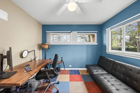 87 Ravinoaks Lane Highland Park IL 60035