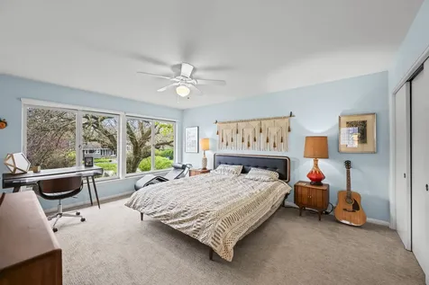 87 Ravinoaks Lane Highland Park IL 60035