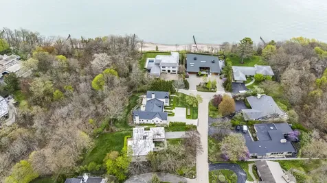 87 Ravinoaks Lane Highland Park IL 60035