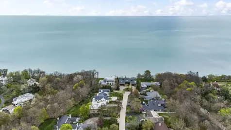 87 Ravinoaks Lane Highland Park IL 60035