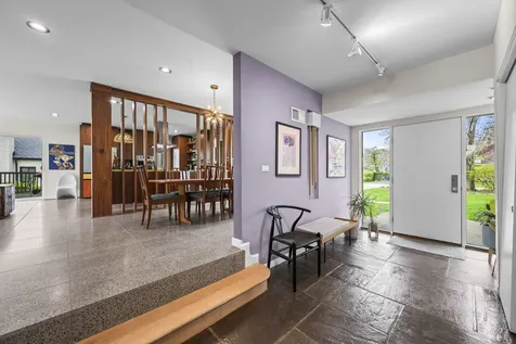87 Ravinoaks Lane Highland Park IL 60035