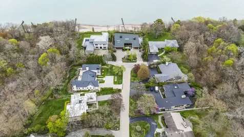 87 Ravinoaks Lane Highland Park IL 60035