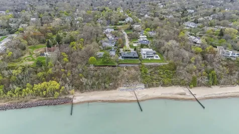 87 Ravinoaks Lane Highland Park IL 60035